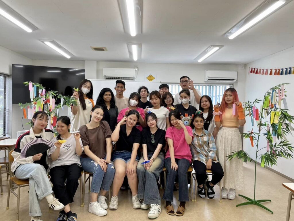 成幸日本語学校教室集合写真
