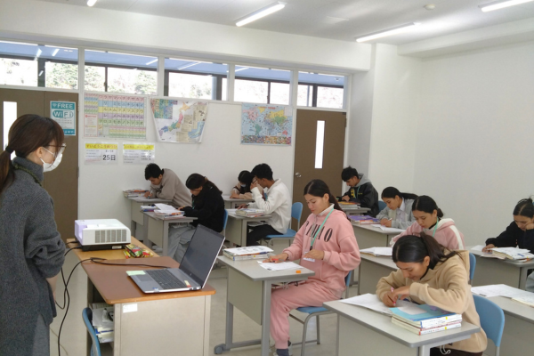 龍澤学館釜石市国際外語大学校-授業