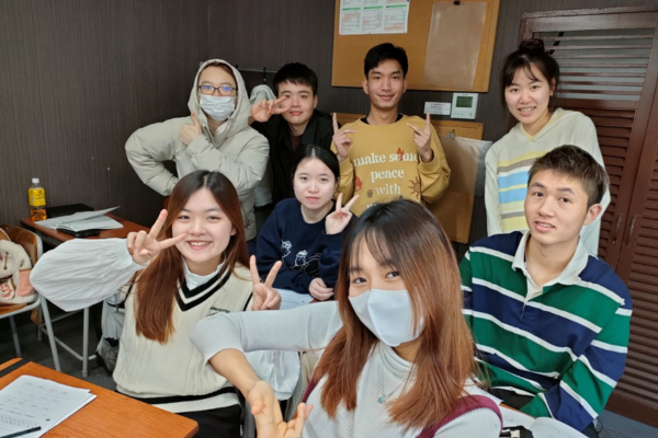 東京三立学院　集合写真