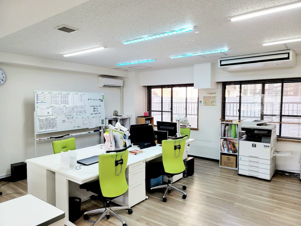 早稲田進学館中野校　職員室