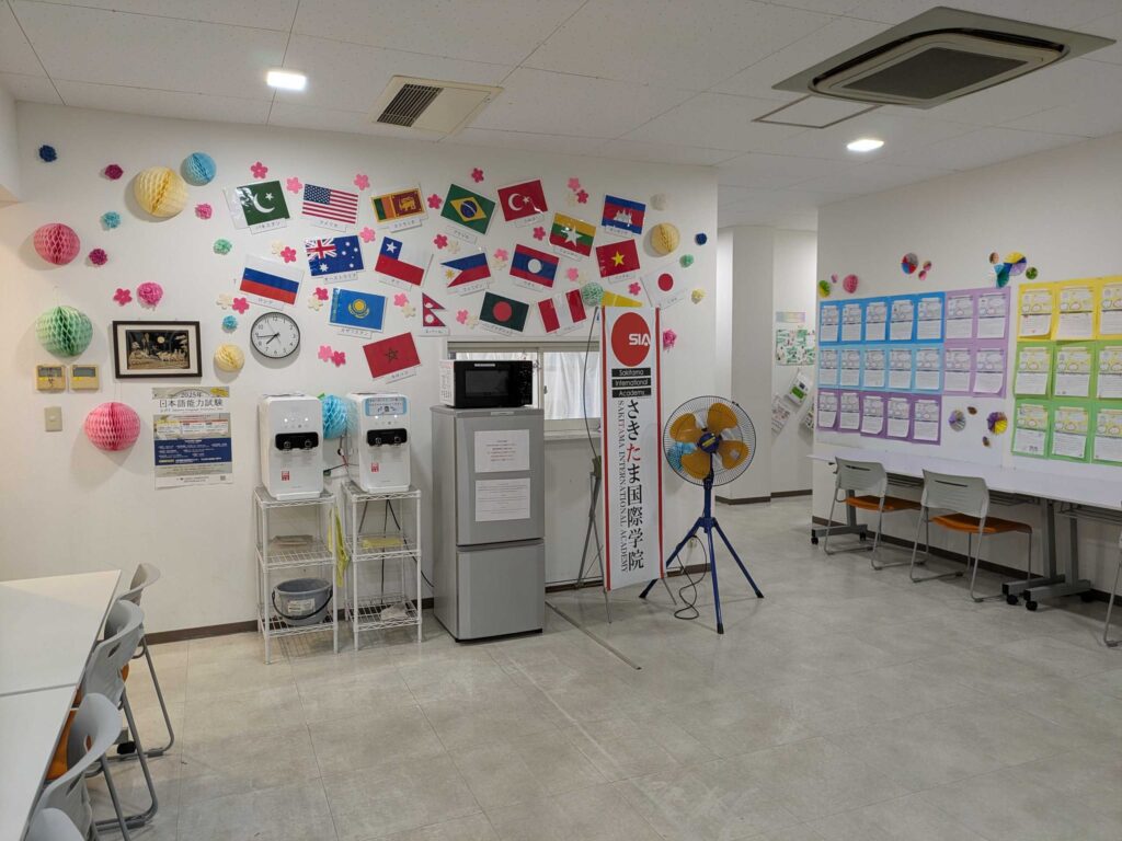 さきたま国際学院　学校内ロビーの写真