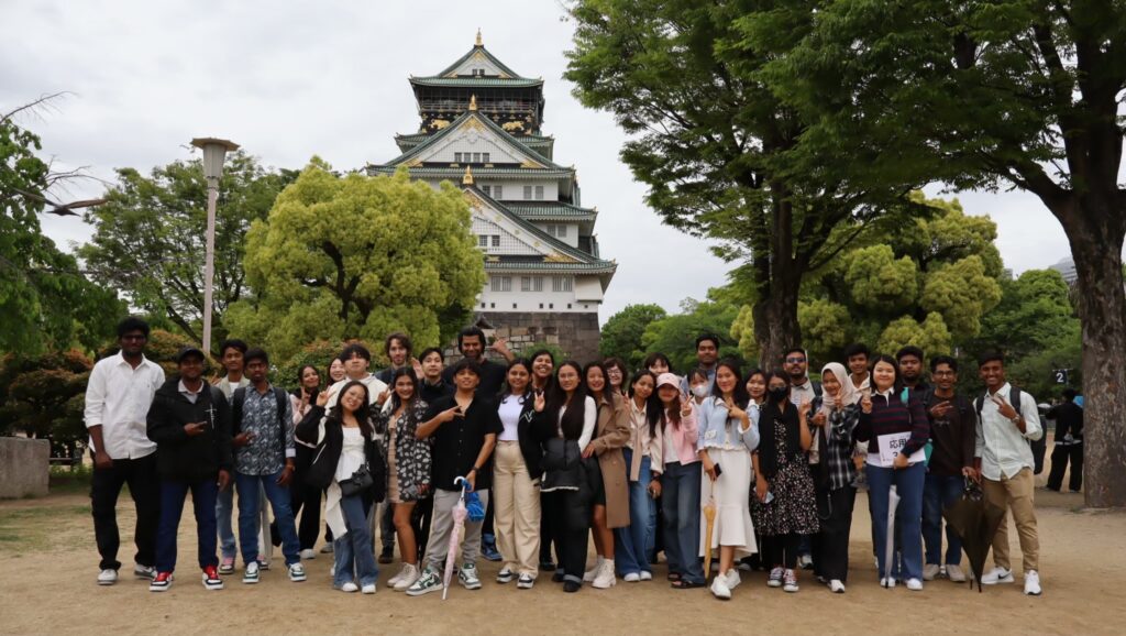 せいがん日本語学校＿集合写真2