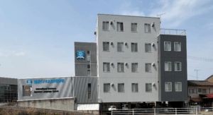 国際ビジネス日本語学校_建物前