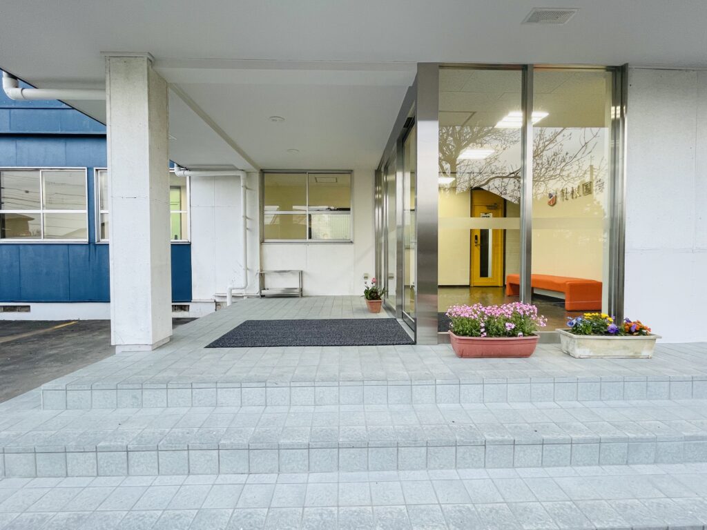 利根国際学院　本校外観
