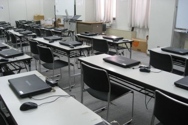 学校法人天王寺学館 関西外語専門学校 専門課程 教室