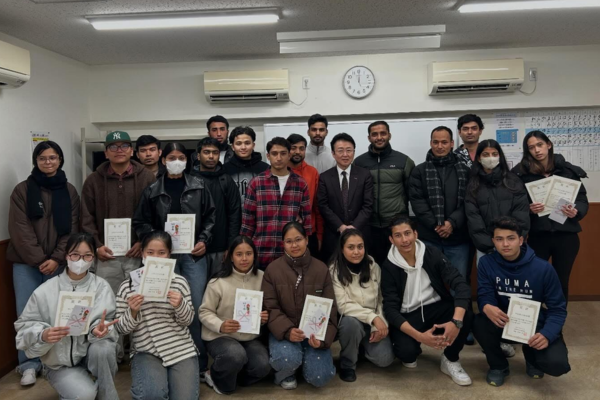 東京平田日本語学院 集合写真