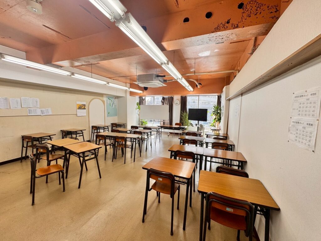 西東京国際カレッジ_教室①