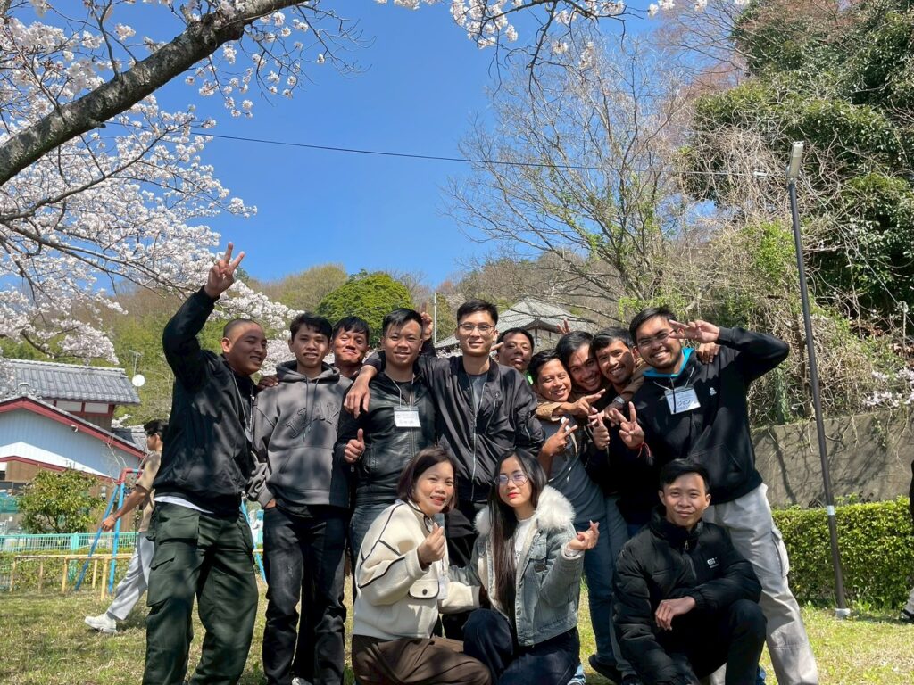 関西中部国際学院　桜写真