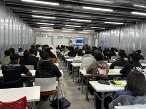 関西中部国際学院　授業風景写真