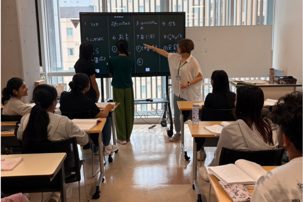 国際トラベル・ホテル・ブライダル専門学校授業2