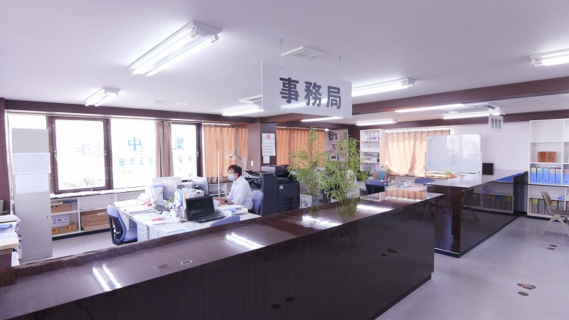 新都心国際日本語学校 職員室