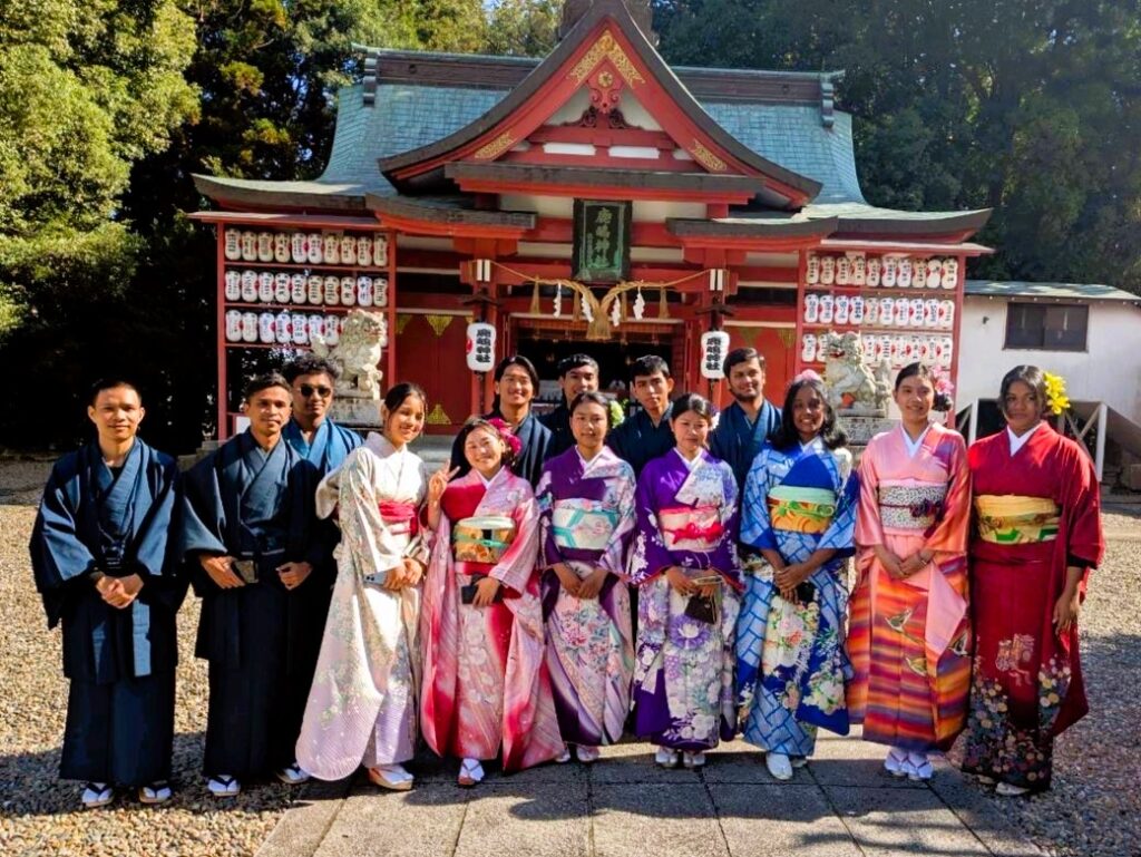 日立さくら日本語学校_着付け体験